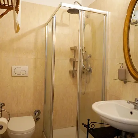 Steps From The Vatican روما