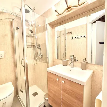 بيت ضيافة Steps From The Vatican 4*