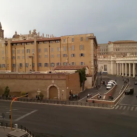 Steps From The Vatican 4*