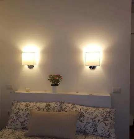 Steps From The Vatican روما